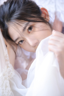 衣服一扯小兔子出来了