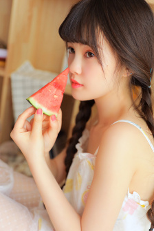 老周然后对准了赵菲菲那妙处