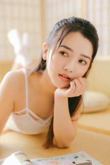 美女穿开裆透明内裤图片